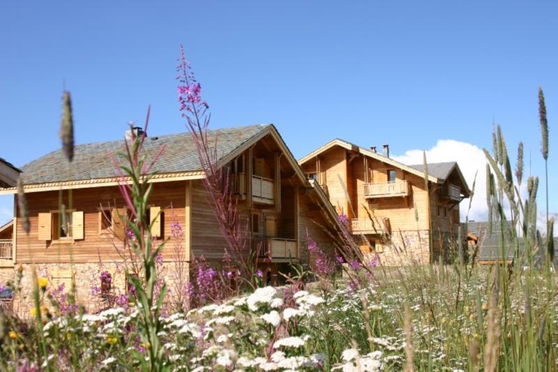 Madame Vacances Les Chalets de l'Altiport Alpe d'Huez Exterior foto